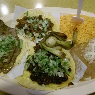 3 taco dinner looked great but was all bland food and nothing special.