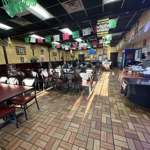 sushi and sashimi, interior