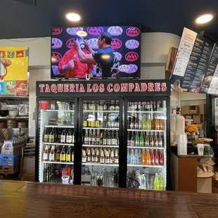 Beer and drinks - Taqueria Los Compadres, Rancho Cordova, CA - October 28, 2024.