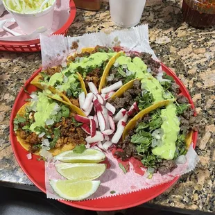 3 Tacos carne asada 3 tacos al pastor