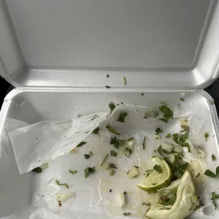 Four tacos de asada con cebolla y cilantro