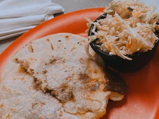 Pupuseria Y Taqueria Los Cocos