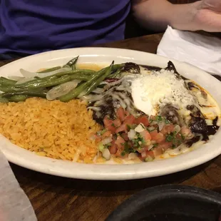 Mole enchiladas