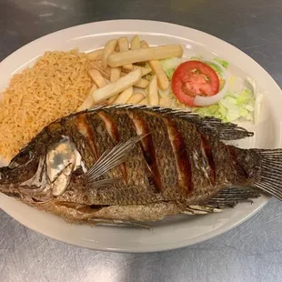 Mojarra frita ( ala diabla, en salsa verde, en salsa ranchera available)