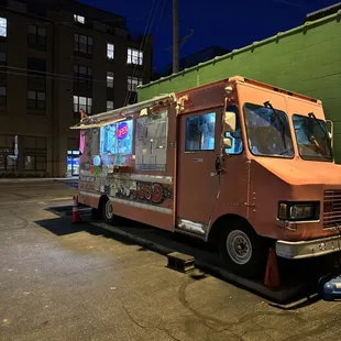 This is my FAVORITE taco truck in town!