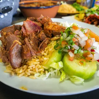 Barbacoa de Borrego Arroz y Frijoles