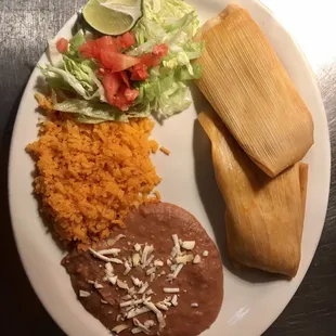 a plate of mexican food