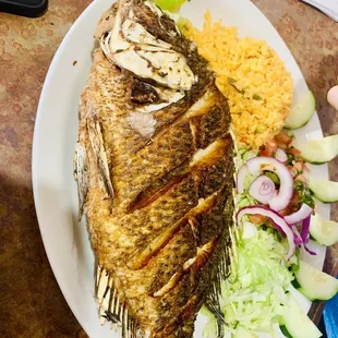  whole fish on a plate