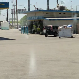 Has out door sitting