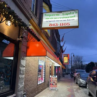 the outside of a restaurant