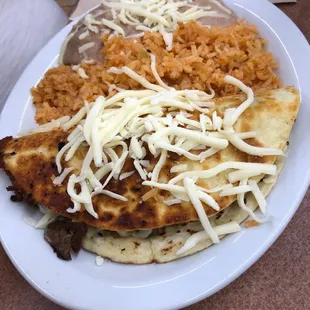 Quesadilla plate. Carne asada.
