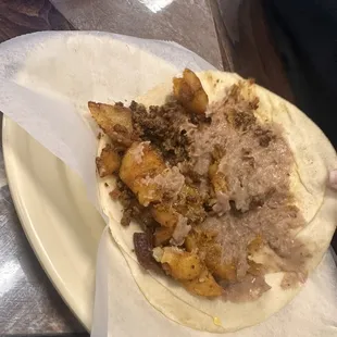 Papa, chorizo, &amp; bean taco