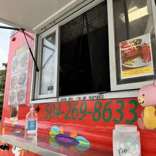 You can call in your order and pick it up. I would imagine this is helpful if you are short on time, as they make everything to order.