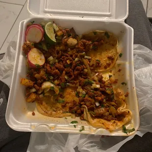 4 tacos to go, this is how they were served in the platter