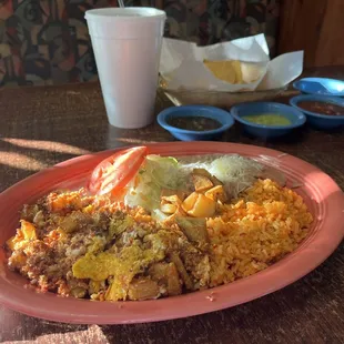 Juevos con chorizo plate