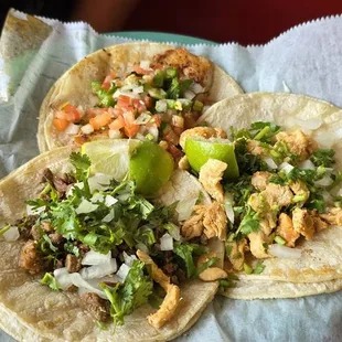 Fish, carne, &amp; chicken tacos