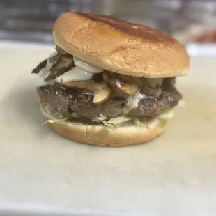 Mushroom&amp;peperjack burger