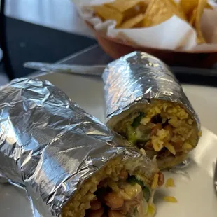 Vegetarian - chile relleno burrito with pinto beans. Very good. Would order again.