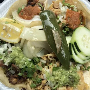 Either cabeza or lengua (sorry they look similar &amp; I can't tell I taste it) and pollo