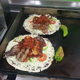 Platillo oaxaqueño. Clayudas, sencillas y mixtas.