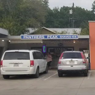An amazing place to get a snow cone after tacos. Just next door at panther peak