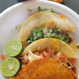 Jamaica,  salsa, 3 tacos al vapor chicharron and cabeza