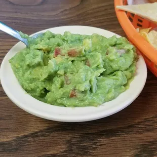 guacamole and chips