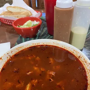 Menudo con Pan tostado -Horchata