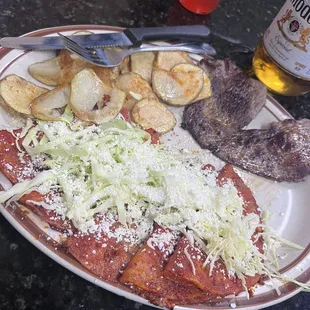 Enchiladas Michoacanas de Bistec. Bien bueno todo!!