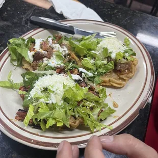 Sopes de Carnitas, Pastor, y pollo.