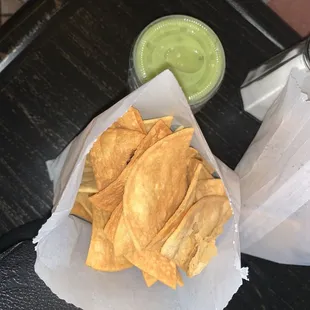 Fresh chips &amp; salsa. Yum!