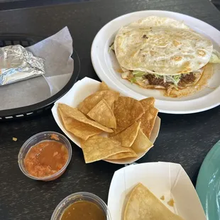 Fresh chips and salsa