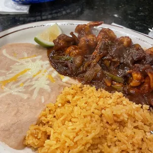 Camarones a La diabla without salad  On Sunday's they have homemade tortillas