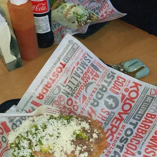 Tacos Taco Tradicional con Queso y Aguacate