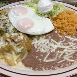 Green salsa chilaquiles