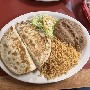Chicken fajita quesadilla plate
