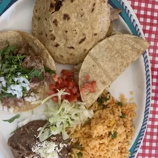 Lunch special with Gordita, taco, and qusidellia