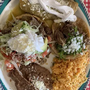 Lunch special with carnitas.