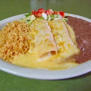 a plate of mexican food