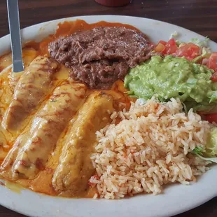 a plate of mexican food