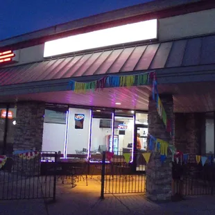 A night shot of the restaurant when I went home...
