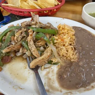 Chicken fajitas plate