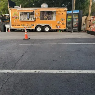 Food truck in parking lot of Brandon Oriental Market (BOM) on Pauls Drive just off Brandon Blvd.