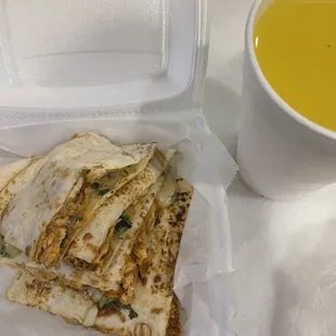 Quesadilla Doble Pollo and Piña Agua Fresca