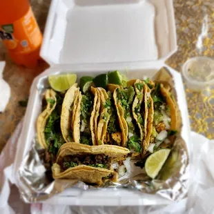 Tacos de pollo y asada