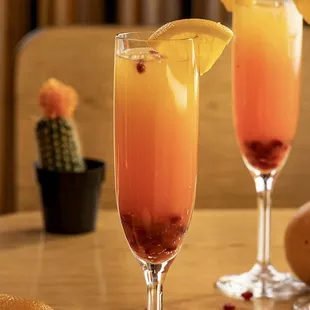 ¡Tienes que probarla! Nueva, refrescante y deliciosa Granada-Naranja Mimosa.