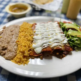 Enchiladas Rojas con Pollo