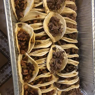 Tacos de al pastor carnitas y fajitas.