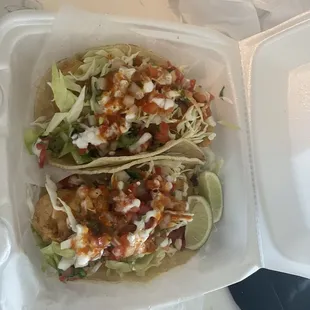 Camarón and pescado tacos