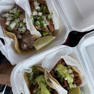 Lengua and tripa ($2.65 on the left), al pastor ($2.50 each on the right)